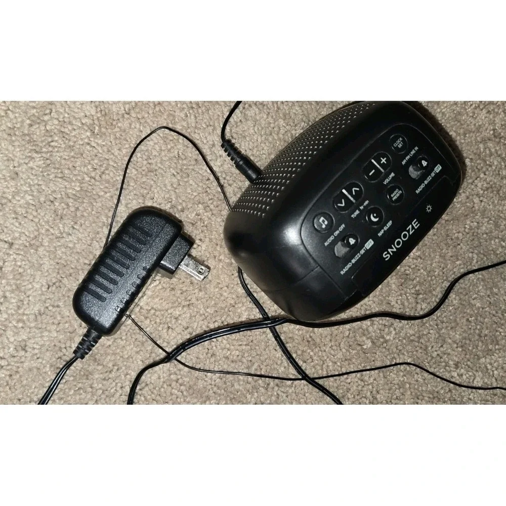 Capello Alarm Clock with AM/FM Radio Digital Black, No Box Radio &‎ Clock works
